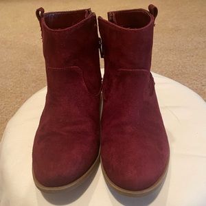 Gently Used Maroon boots!